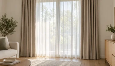 Come scegliere le tende da interno: tessuti, misure e posa