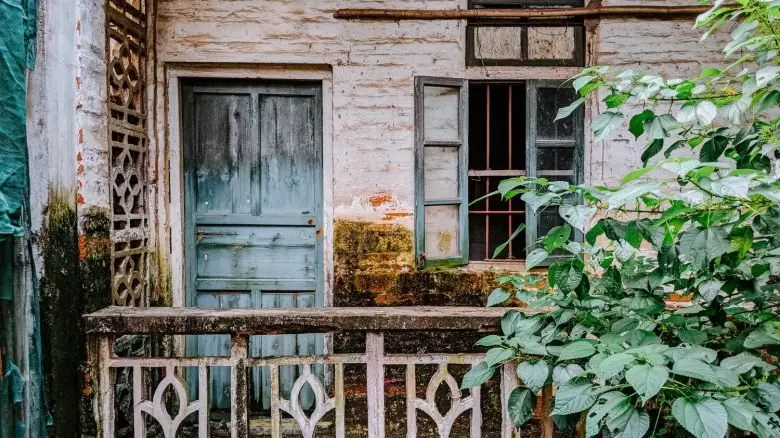 Come arredare un balcone piccolo per l’estate: trasforma il tuo spazio all’aperto in un’oasi di relax