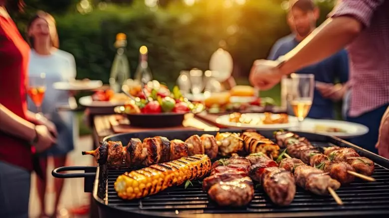 Barbecue a gas o a carbonella: quale scegliere per le tue grigliate perfette?