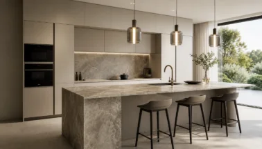 Cucina con penisola: guida a ergonomia, luce e materiali