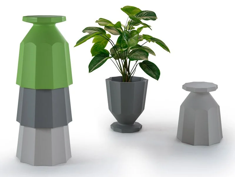 Rerecycled Caimi nelle configurazioni di sgabello e portavaso