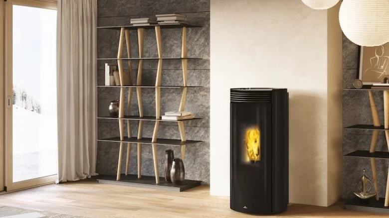Edilkamin DCS: cosa automatizza una stufa a pellet