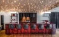 Elementa, Chalet al Foss: vetro, rame e luce cambiano la sala da pranzo