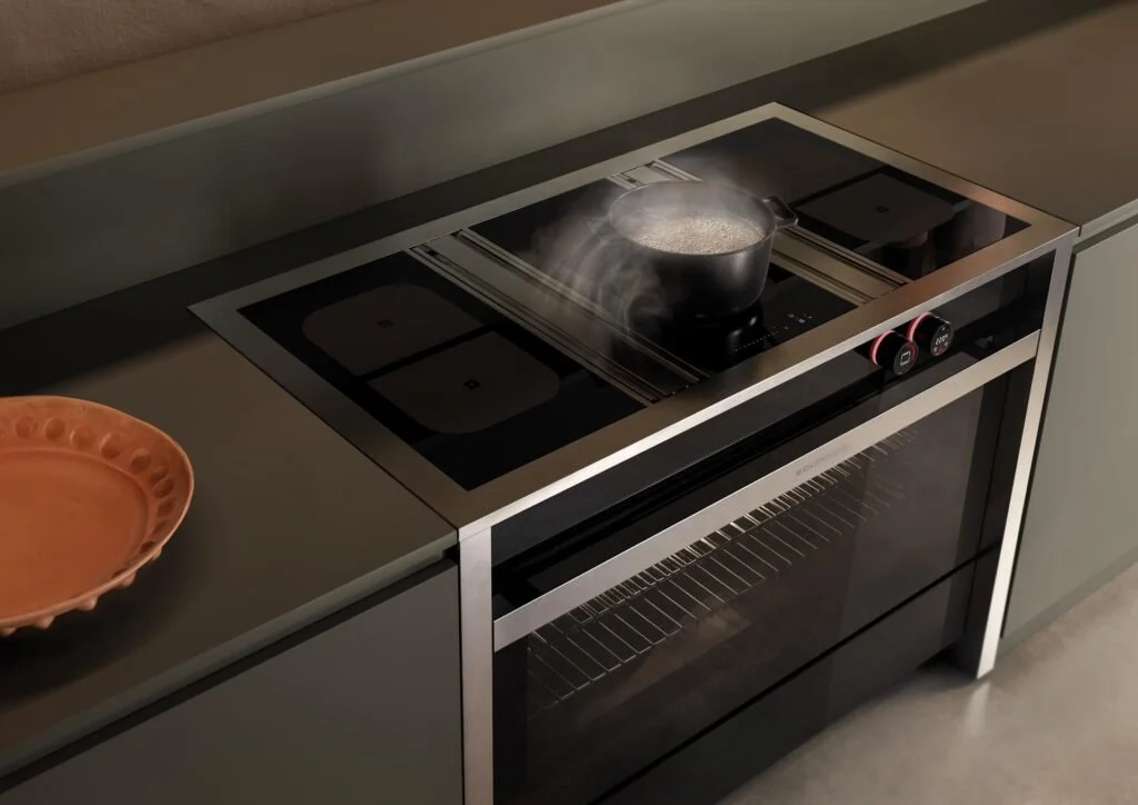 Dettaglio del piano cottura e dei comandi di una cucina Glem Gas Aura