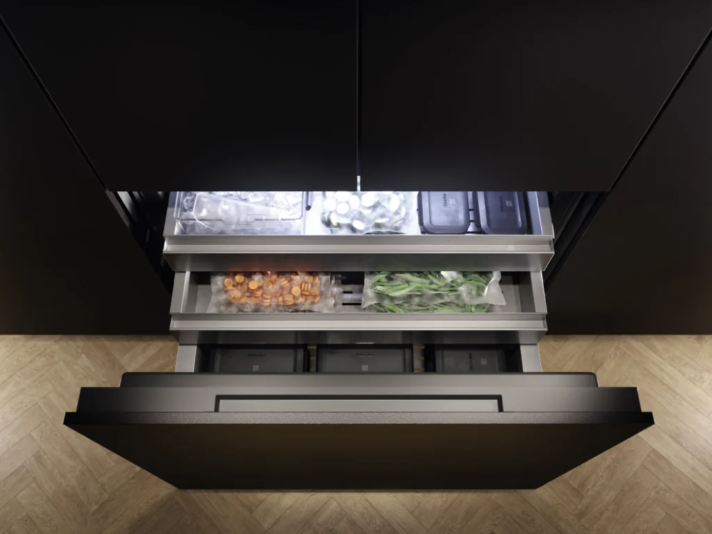 Cassetti aperti del frigorifero Miele FrenchDoor da incasso
