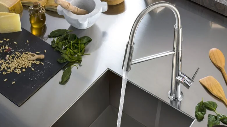 Nobili Sorgente, Levante e Move: il rubinetto accompagna i gesti in cucina