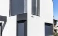 Househut: schermature integrate nelle grandi vetrate