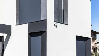 Househut: schermature integrate nelle grandi vetrate