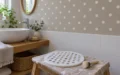 Trucchi fai da te: una parete a pois con il fondo di un cestello