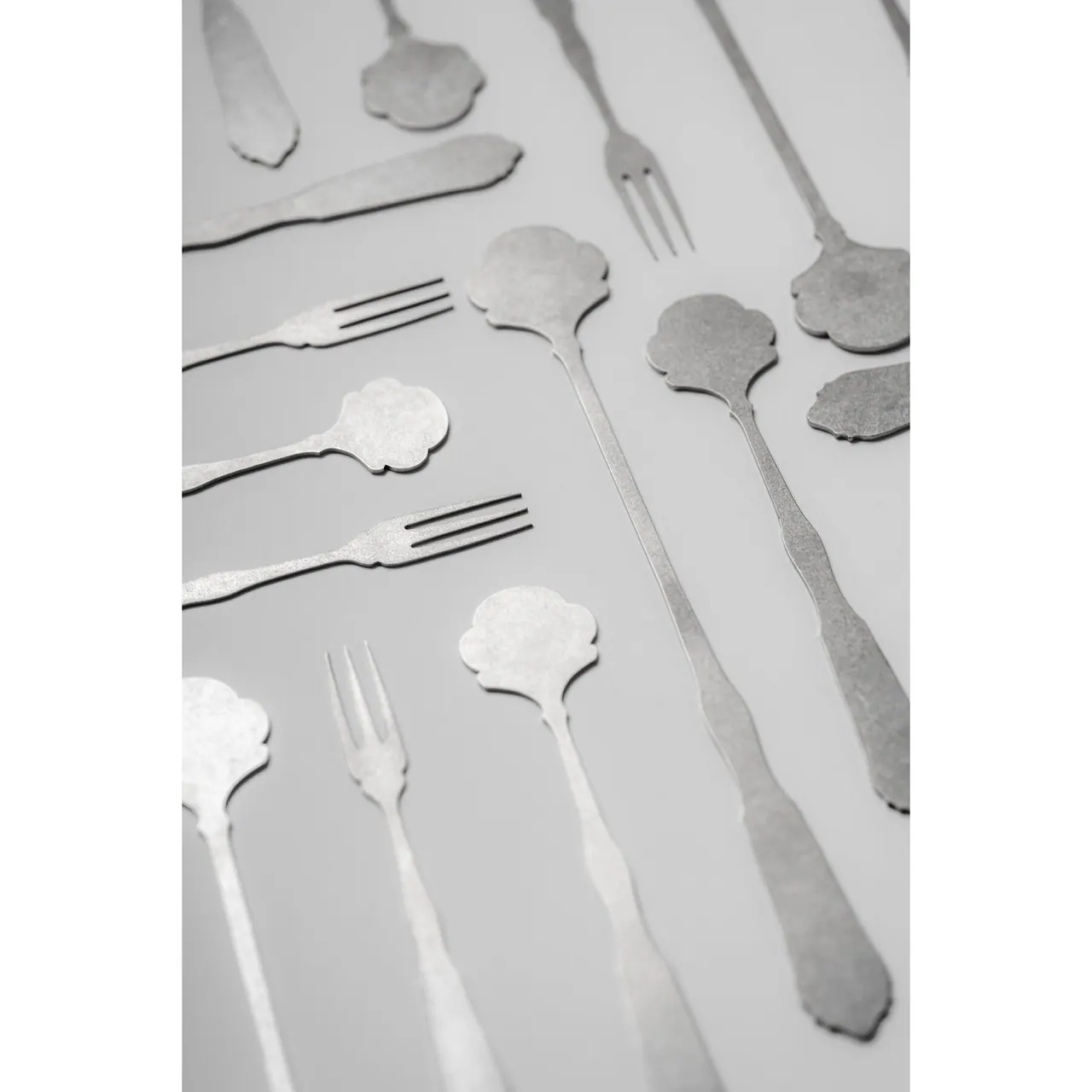 Cucchiaini e forchettine FLAT/WARE di knIndustrie in acciaio