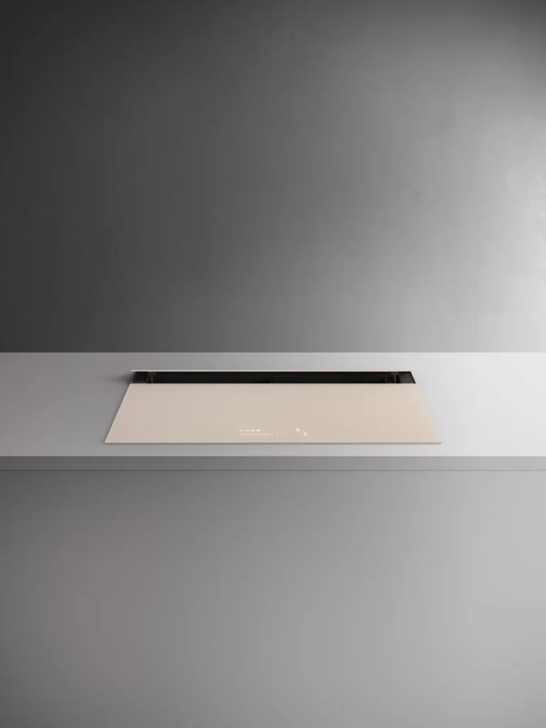 Brera Slim Champagne con apertura aspirante posteriore sollevata
